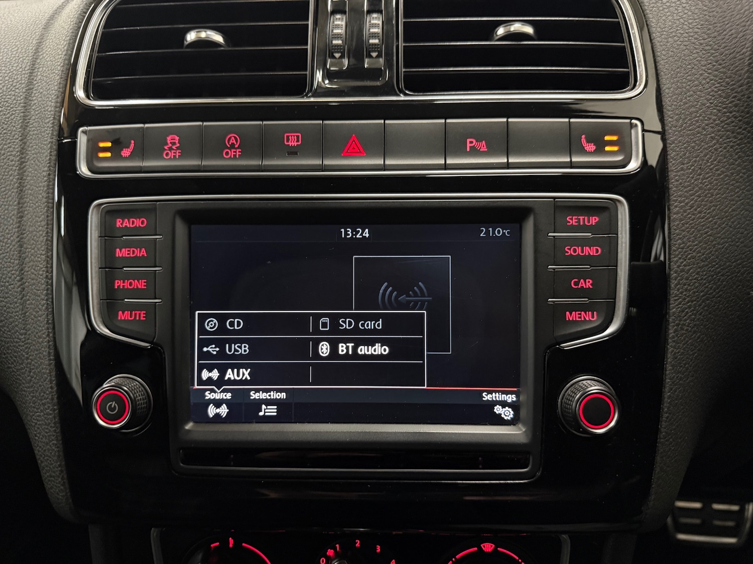 Used Volkswagen Polo 2016 for sale - 76290077: Photo 21