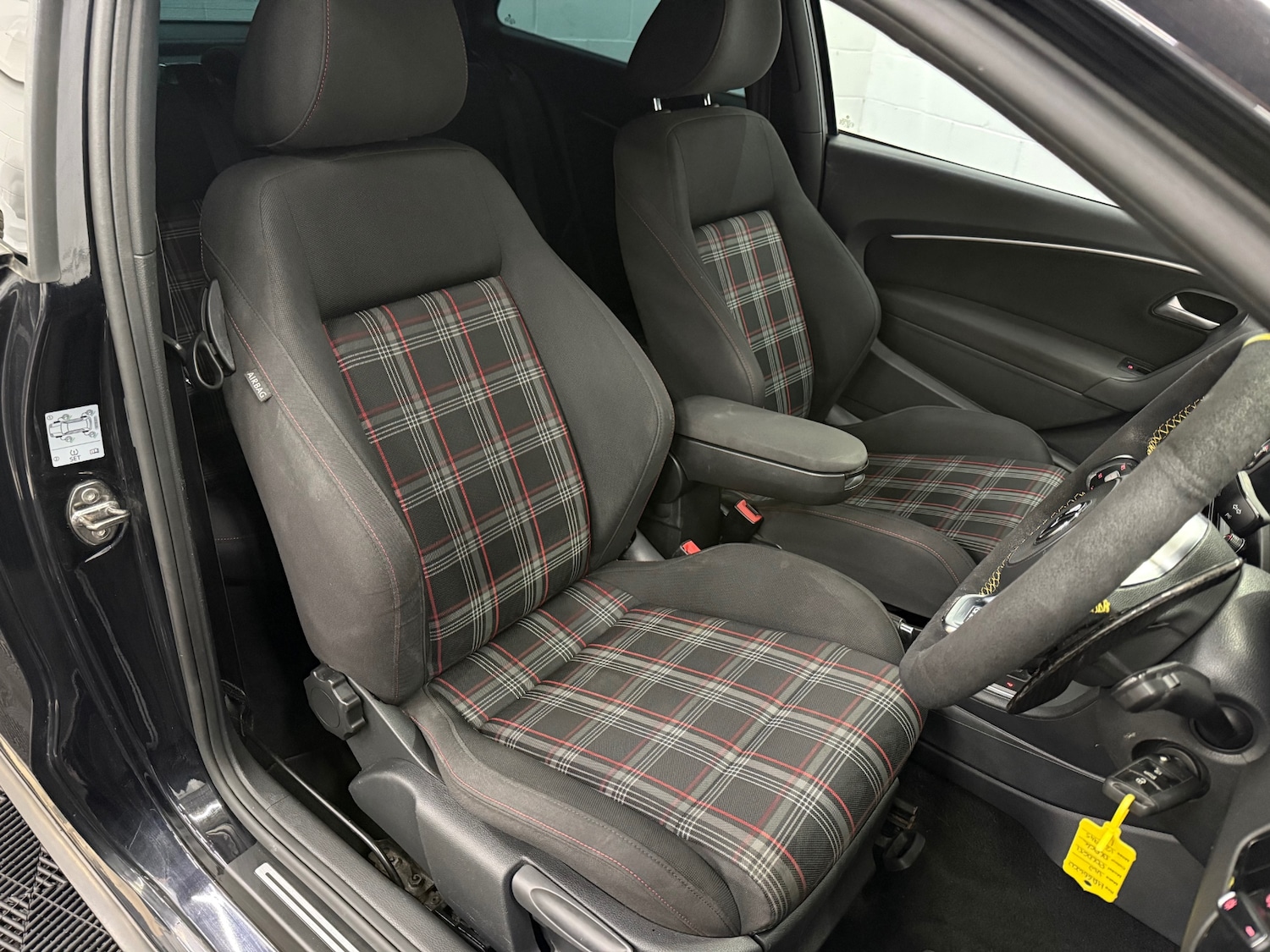 Used Volkswagen Polo 2016 for sale - 76290077: Photo 8