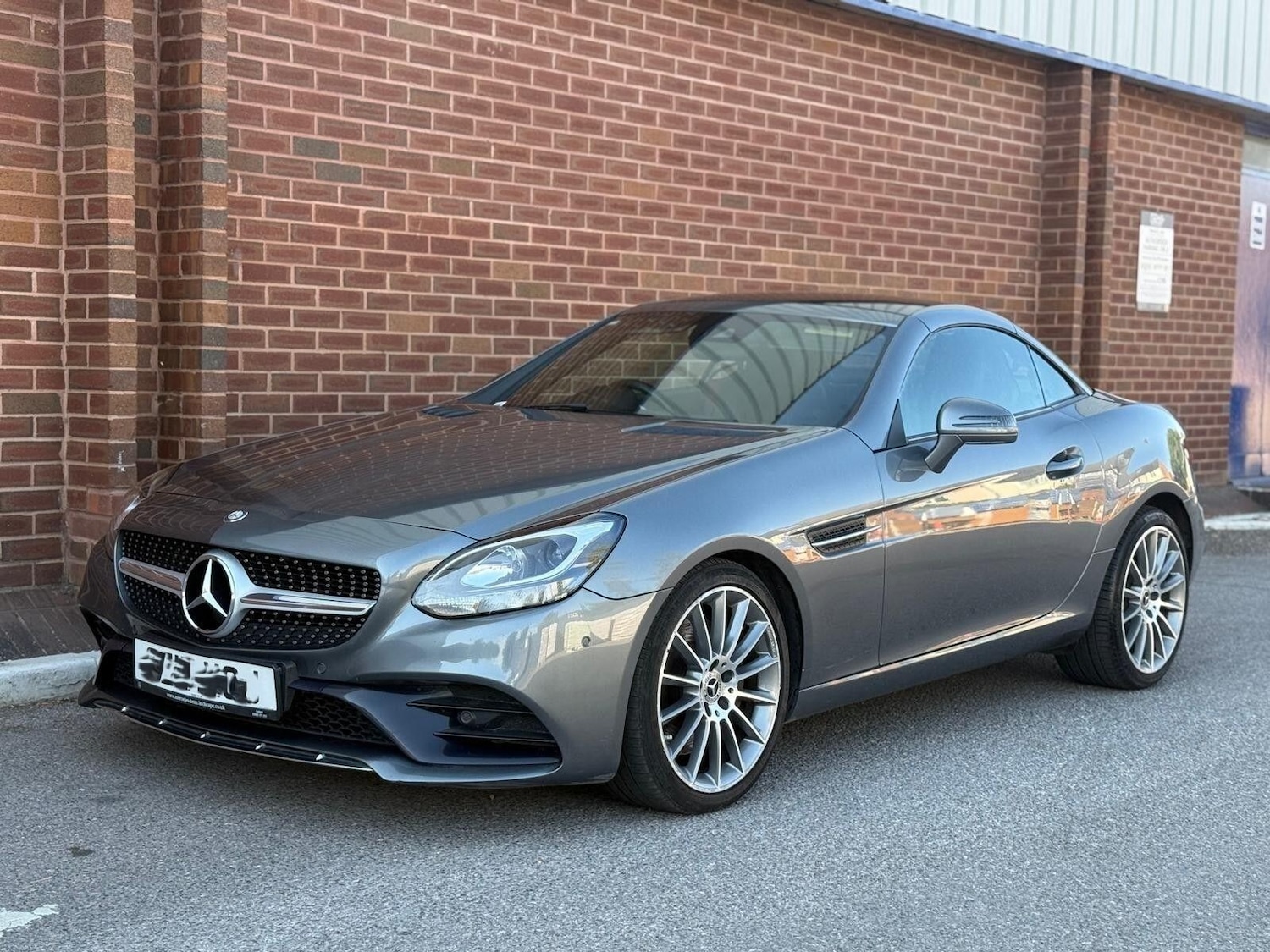 Used Mercedes-Benz SLC 2017 for sale - 76027644: Photo 1