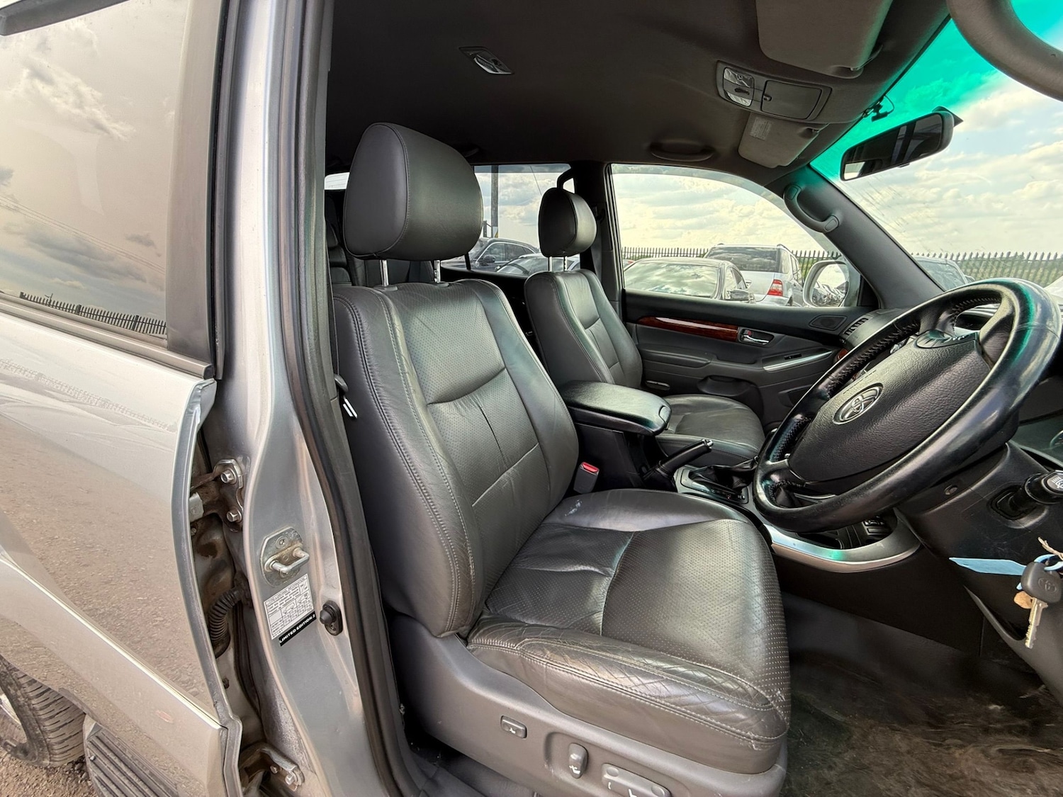 Used Toyota Land Cruiser 2010 for sale - 76425885: Photo 11