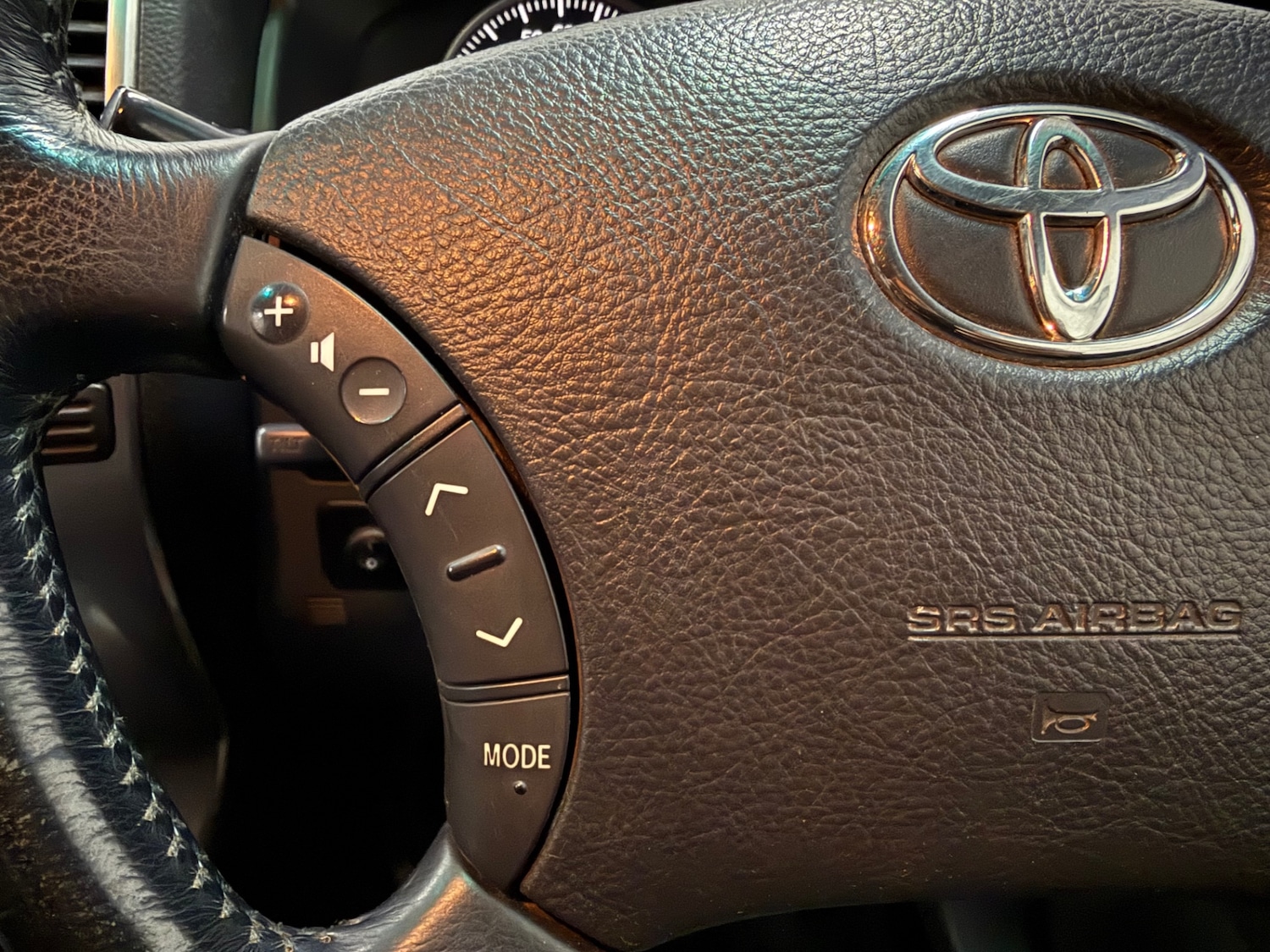 Used Toyota Land Cruiser 2010 for sale - 76425885: Photo 27