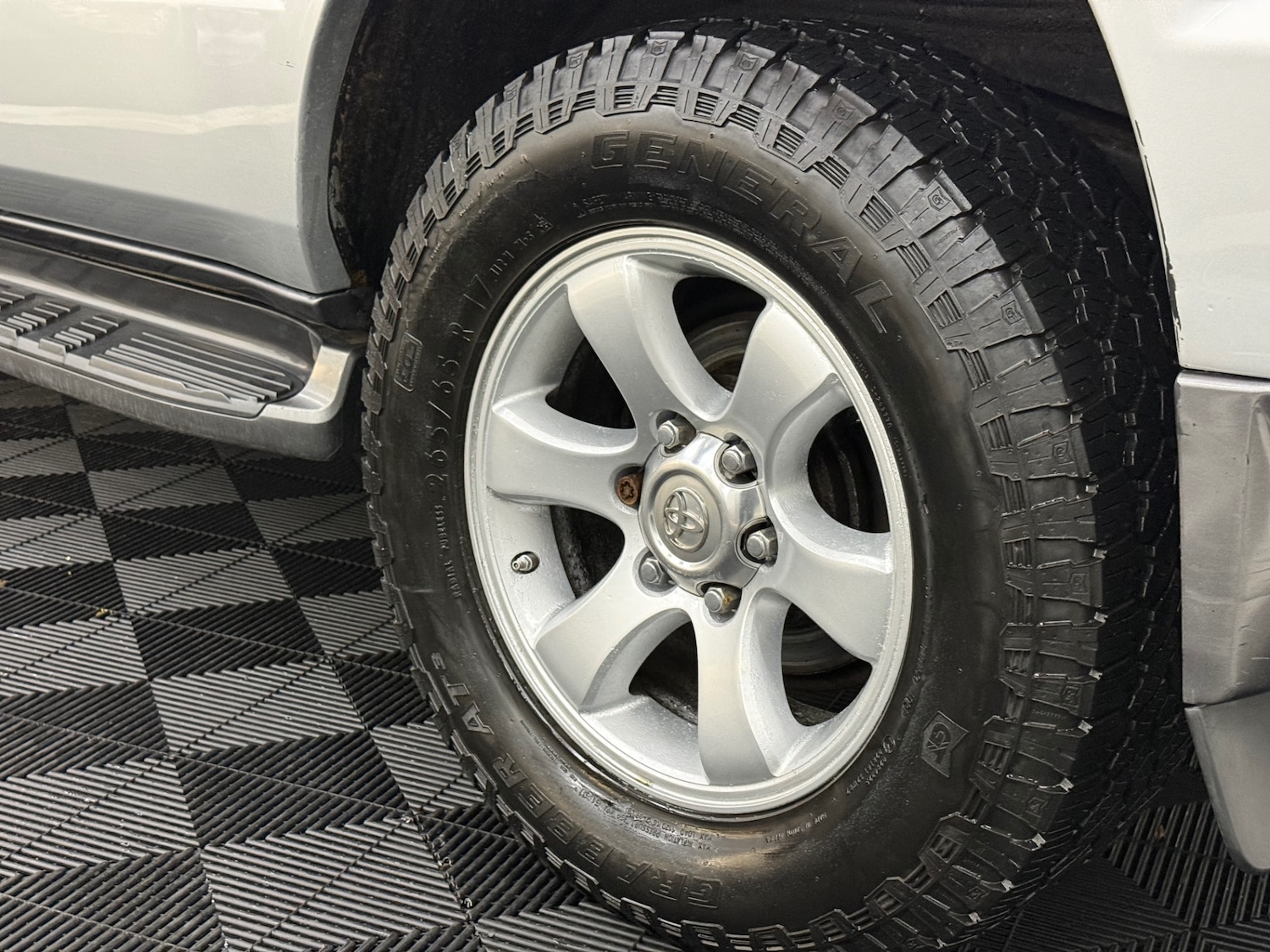 Used Toyota Land Cruiser 2010 for sale - 76425885: Photo 38