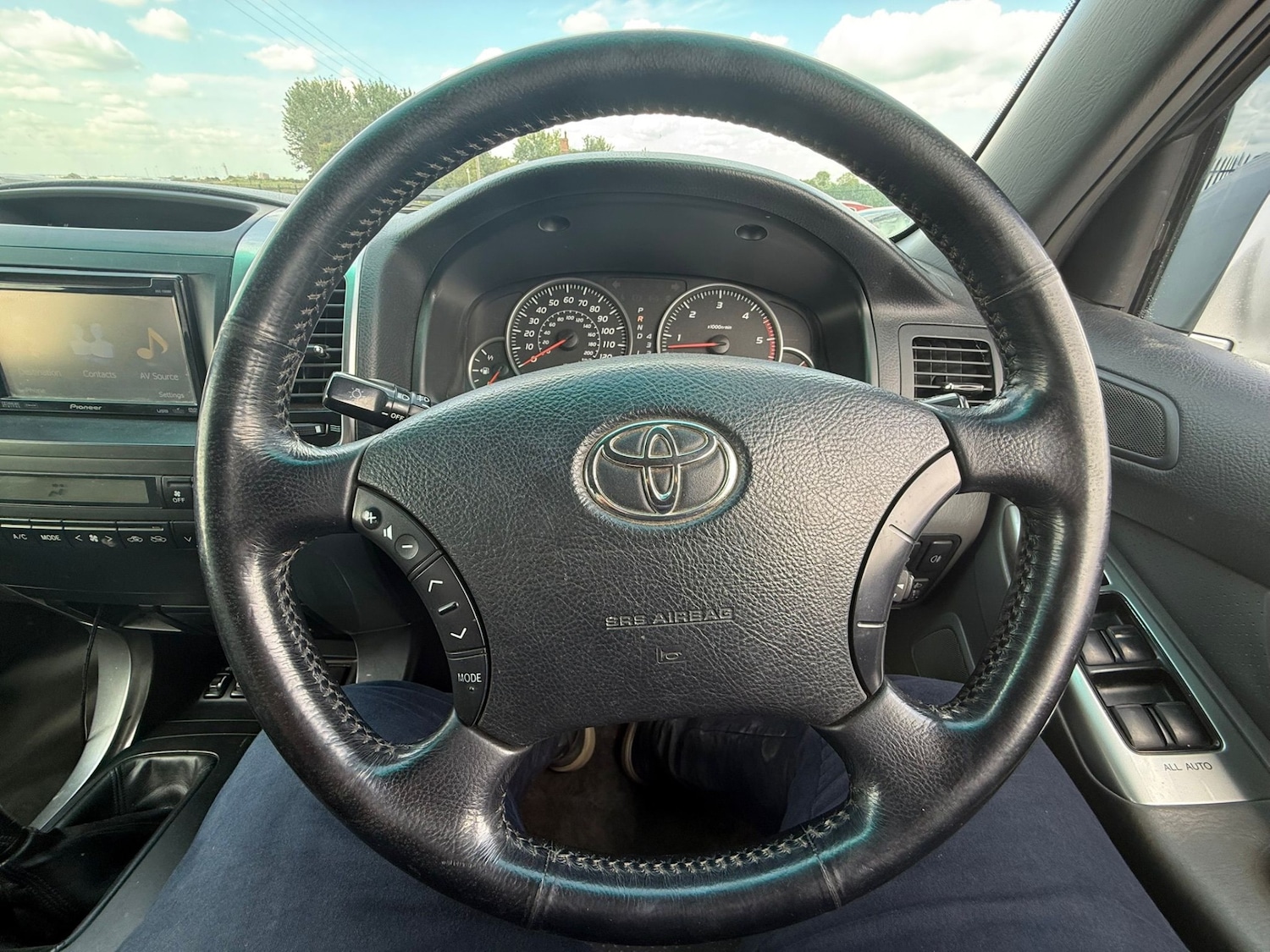 Used Toyota Land Cruiser 2010 for sale - 76425885: Photo 9