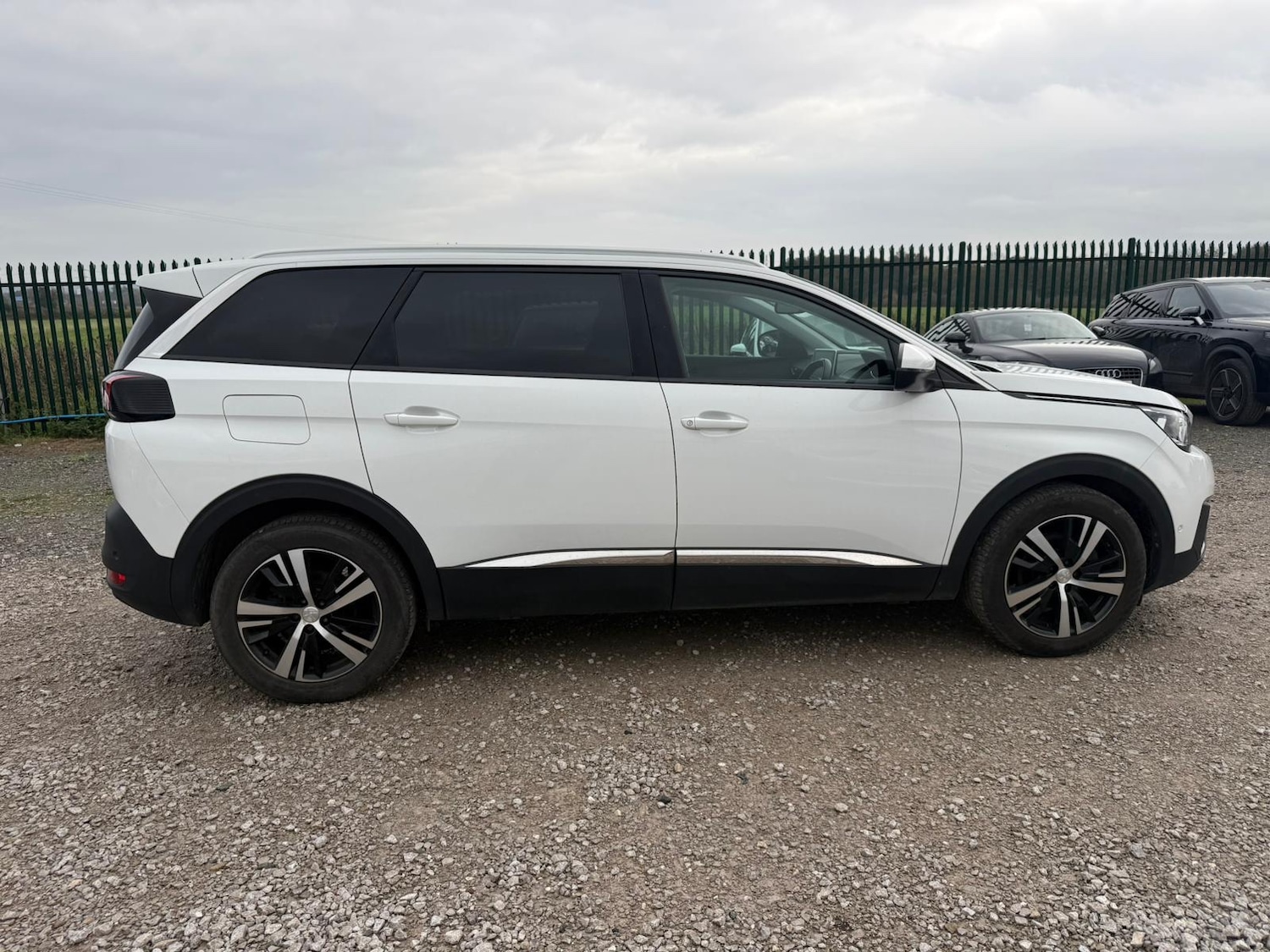 Used Peugeot 5008 2019 for sale - 76493840: Photo 3