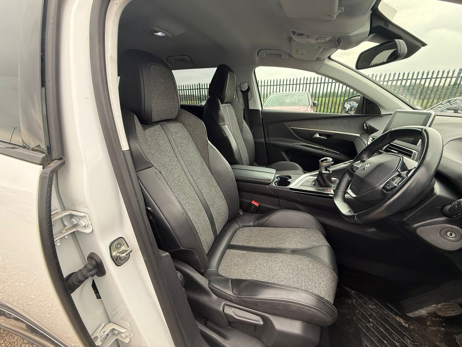 Used Peugeot 5008 2019 for sale - 76493840: Photo 9