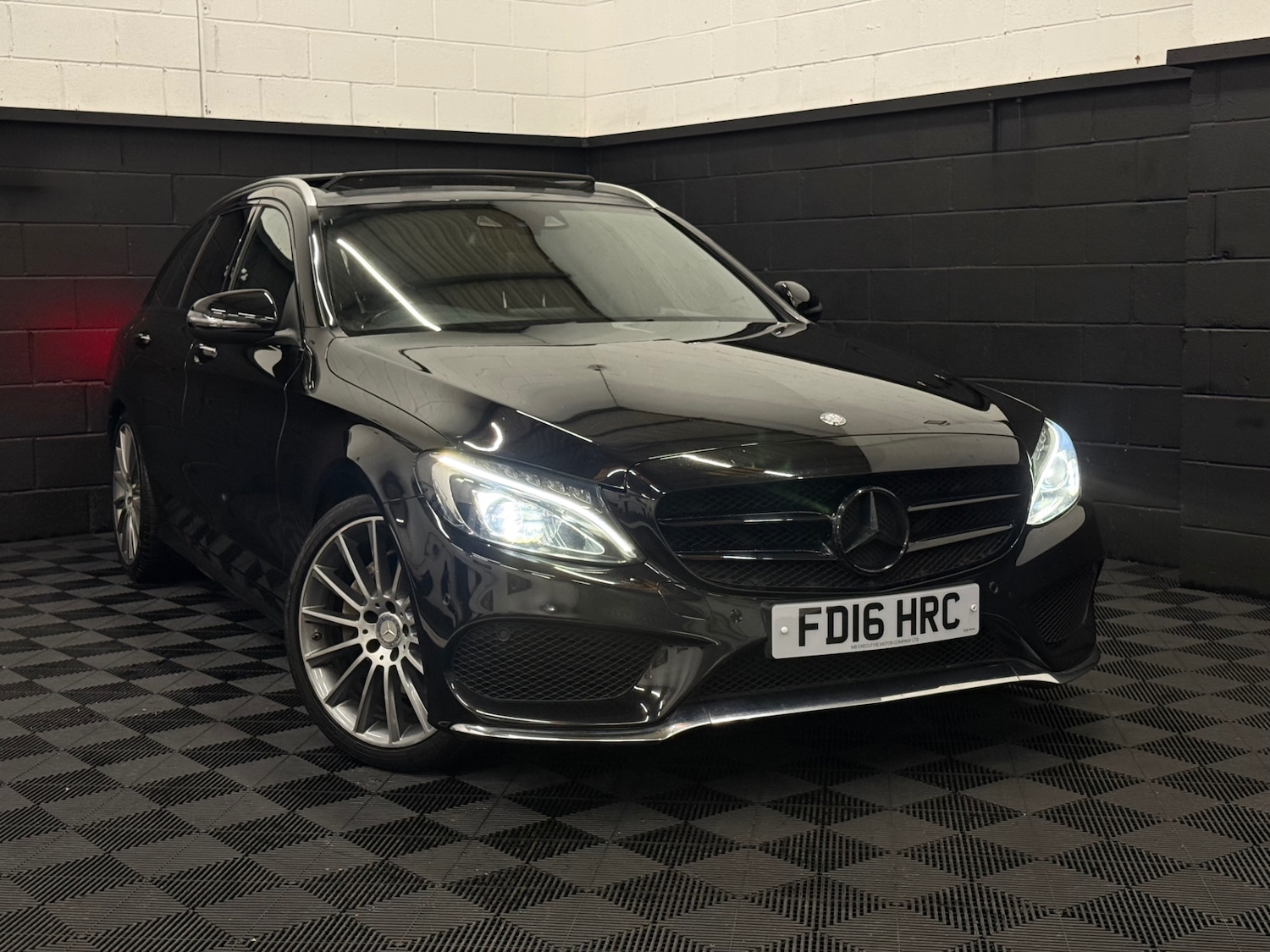 Used Mercedes-Benz C Class 2016 for sale - 76778199: Photo 1