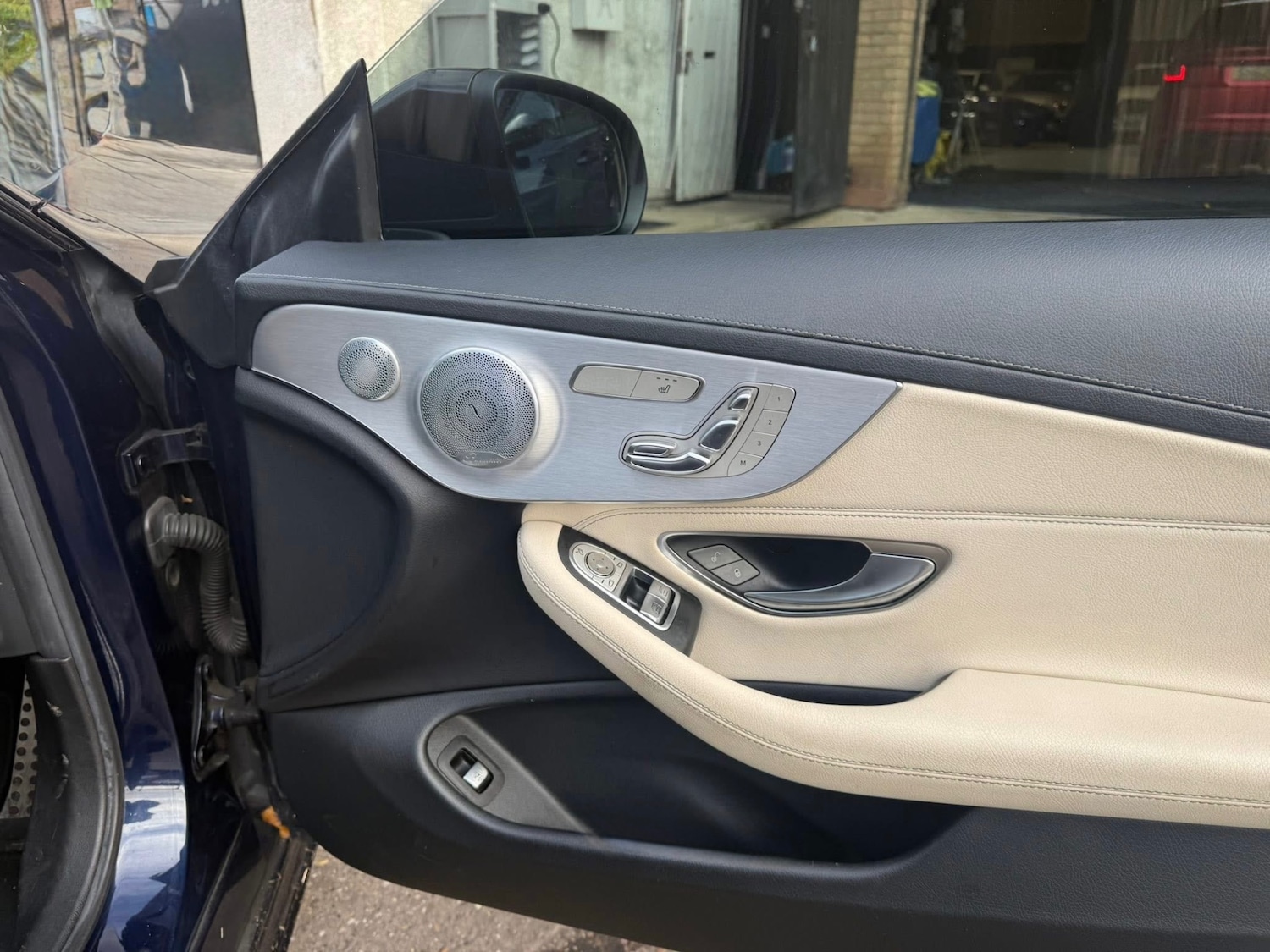 Used Mercedes-Benz C Class 2018 for sale - 76347324: Photo 11