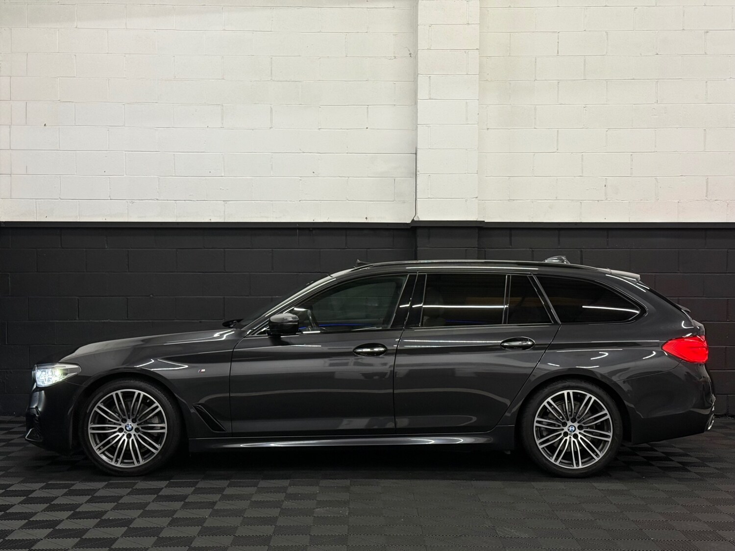 Used BMW 5 Series 2017 for sale - 76846005: Photo 6