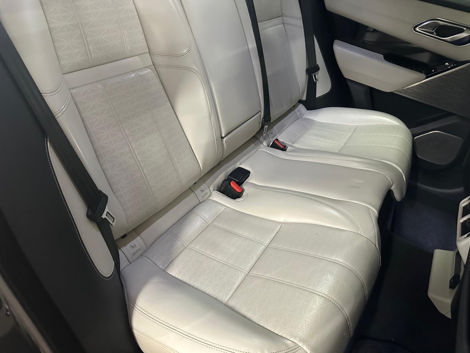 Used Land Rover Range Rover Velar 2018 for sale - 76477380: Photo 11