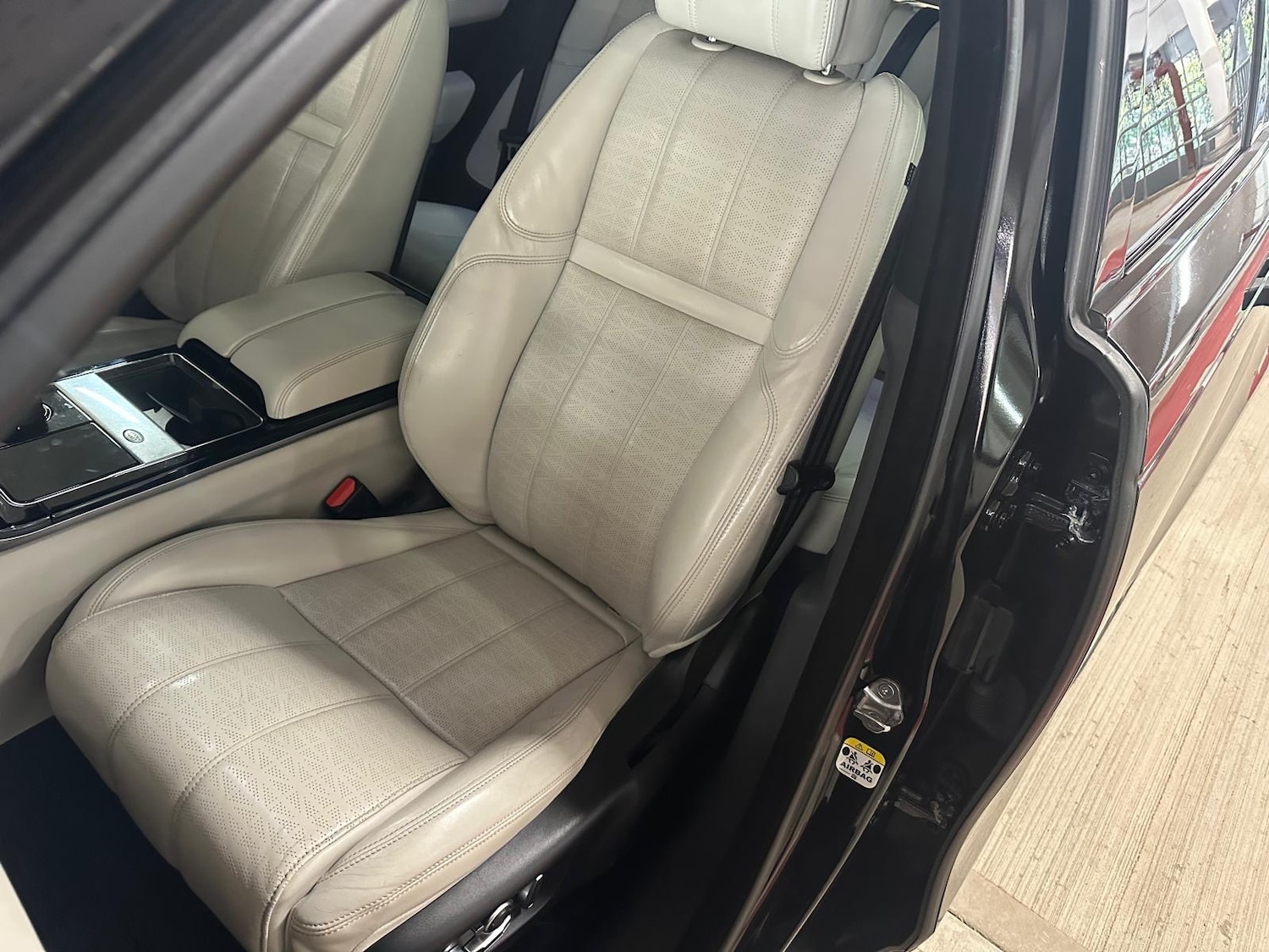 Used Land Rover Range Rover Velar 2018 for sale - 76477380: Photo 12