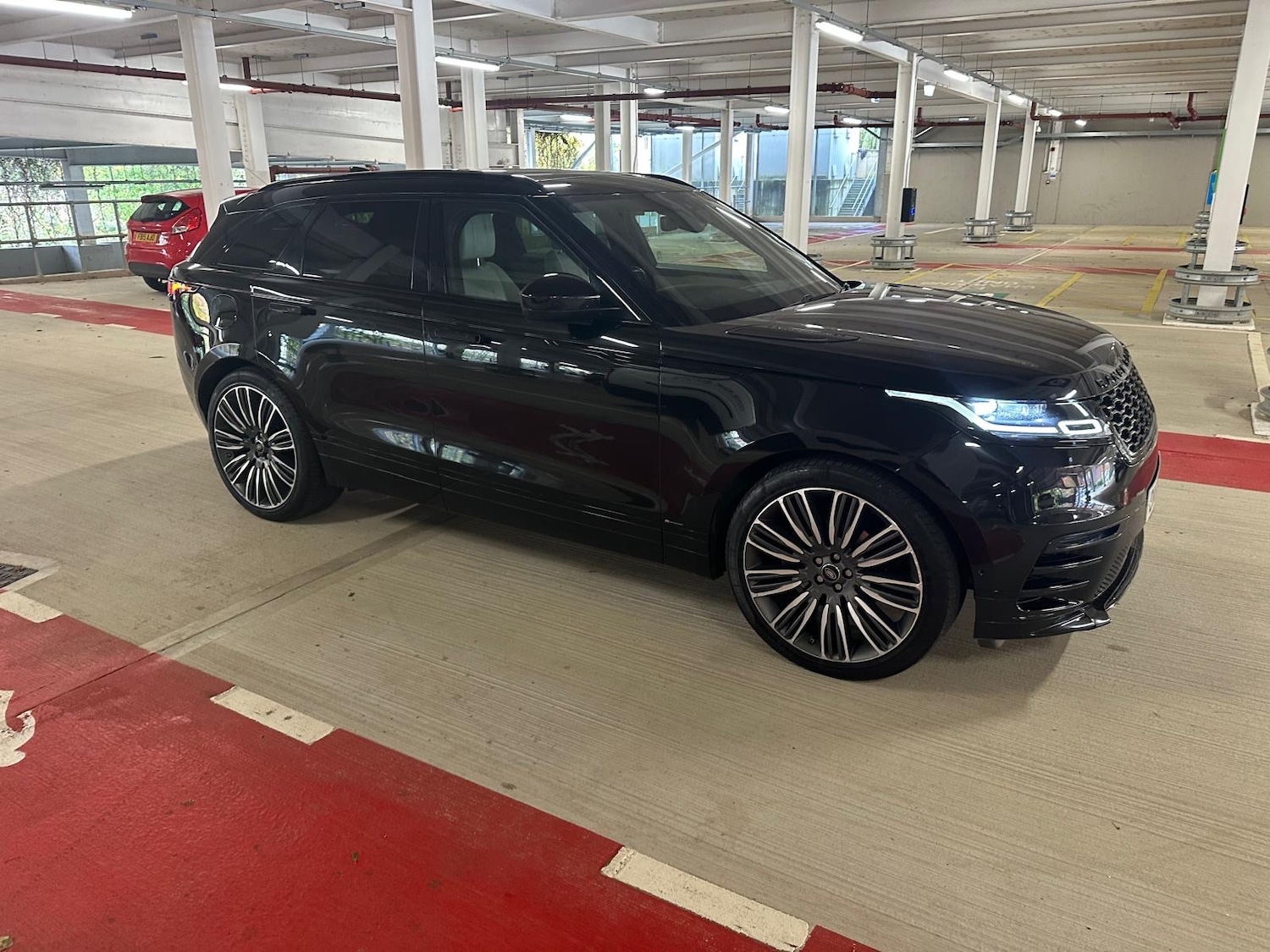 Used Land Rover Range Rover Velar 2018 for sale - 76477380: Photo 3