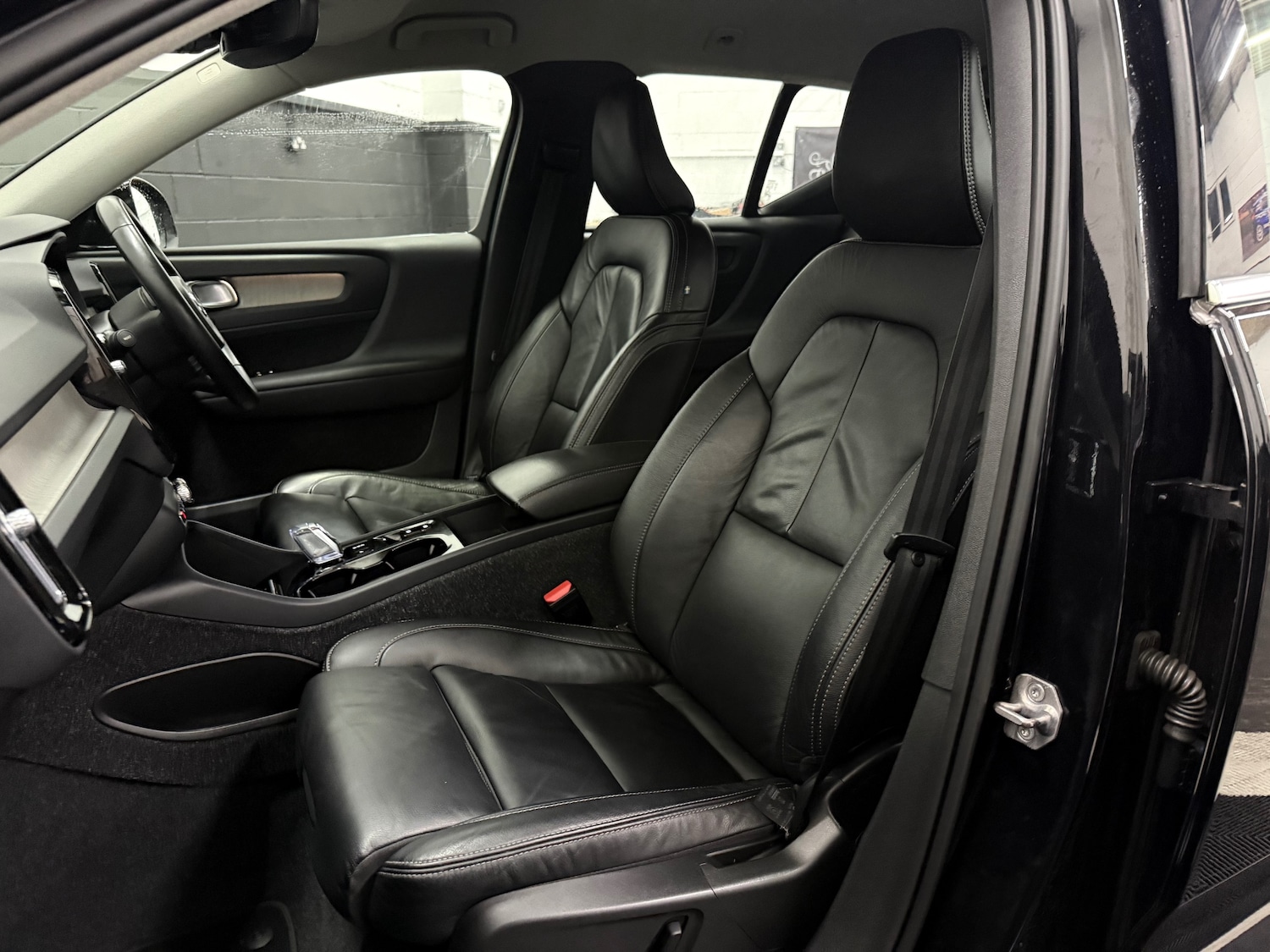 Used Volvo XC40 2021 for sale - 77208617: Photo 14