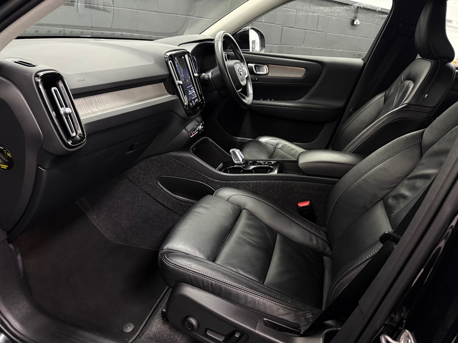 Used Volvo XC40 2021 for sale - 77208617: Photo 15