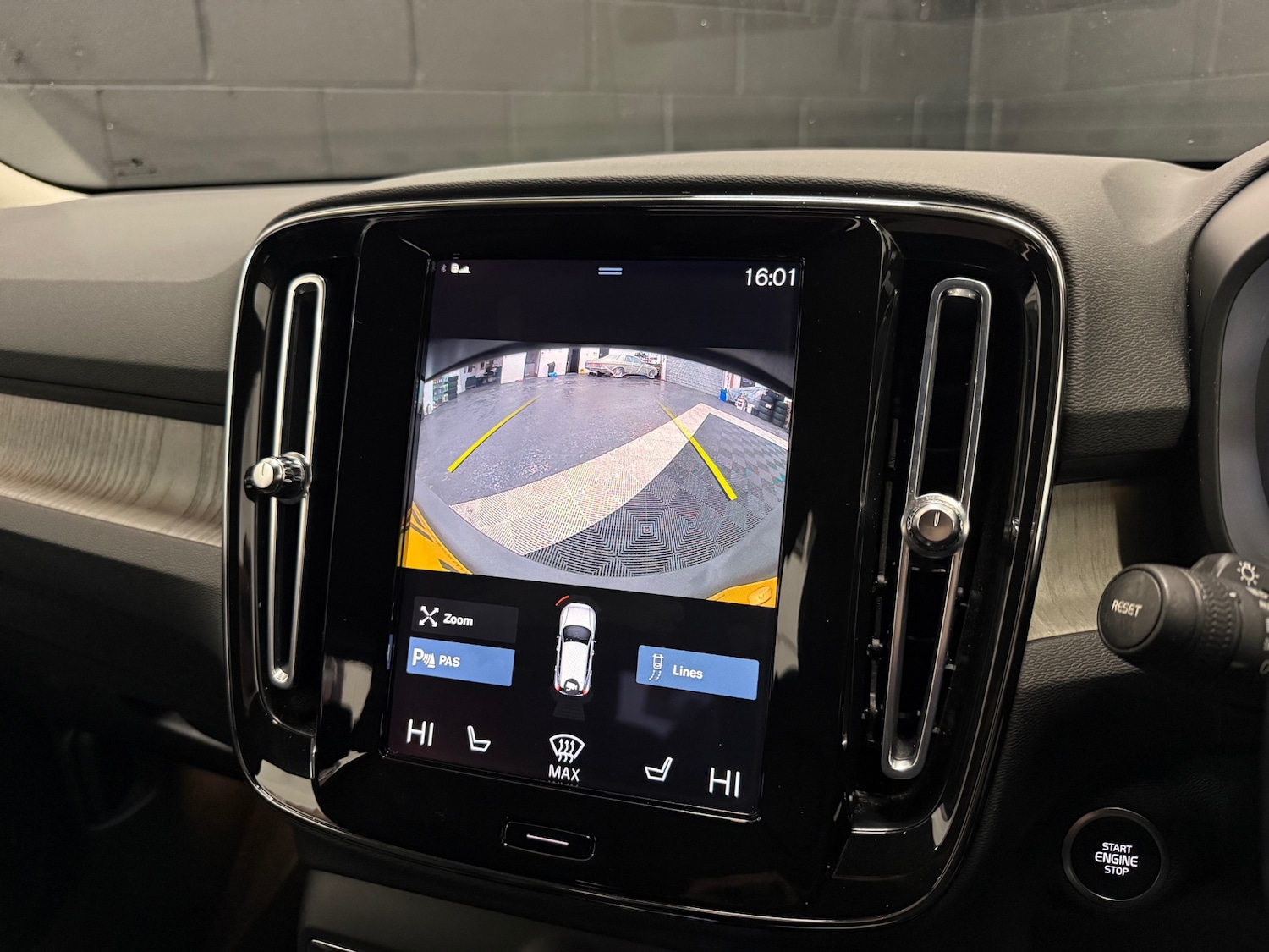 Used Volvo XC40 2021 for sale - 77208617: Photo 27