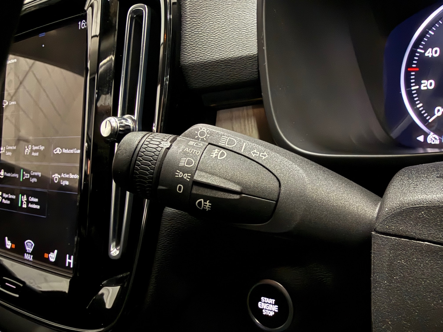 Used Volvo XC40 2021 for sale - 77208617: Photo 34