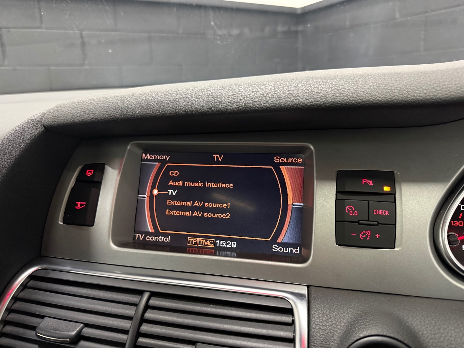 Used Audi Q7 2009 for sale - 77247653: Photo 28