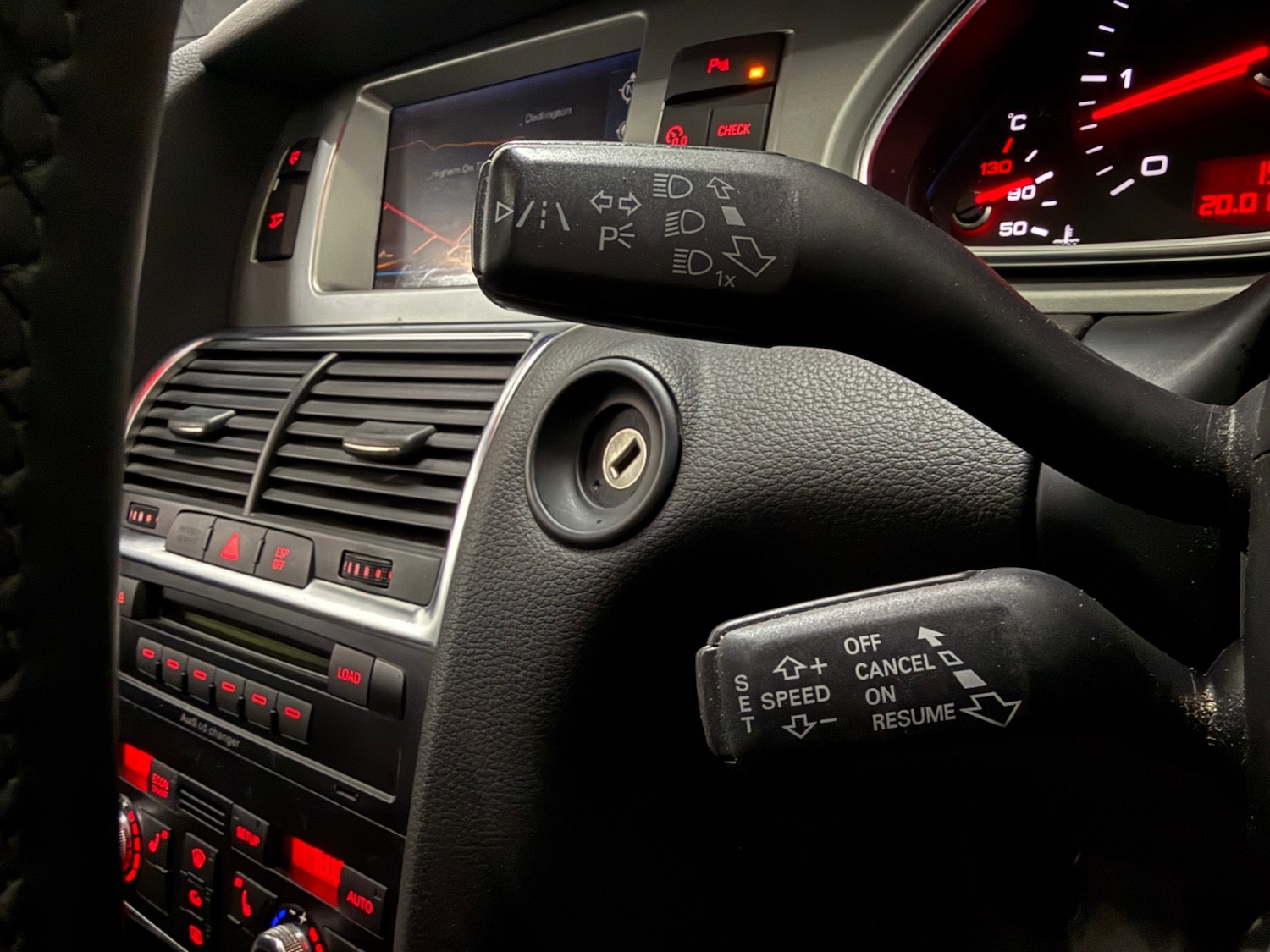 Used Audi Q7 2009 for sale - 77247653: Photo 43