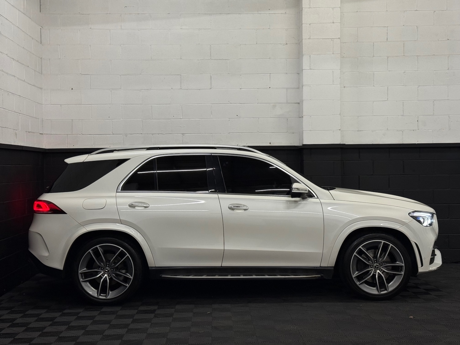 Used Mercedes-Benz GLE 2019 for sale - 77601863: Photo 2