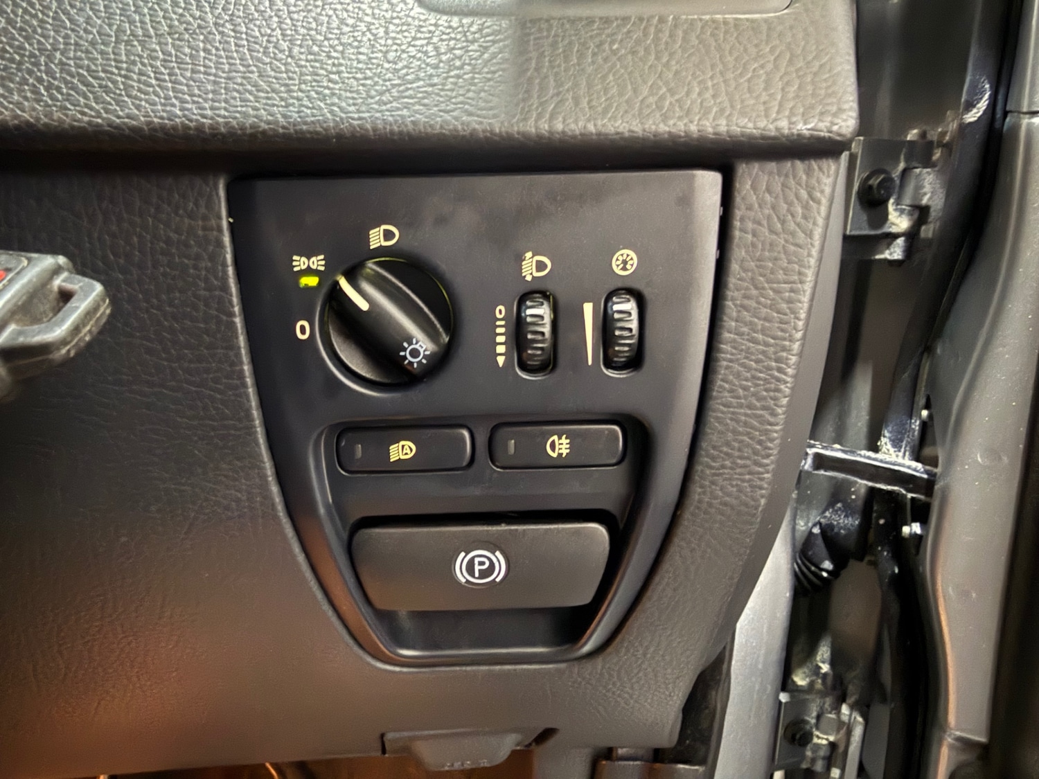 Used Volvo XC90 2012 for sale - 76330188: Photo 33
