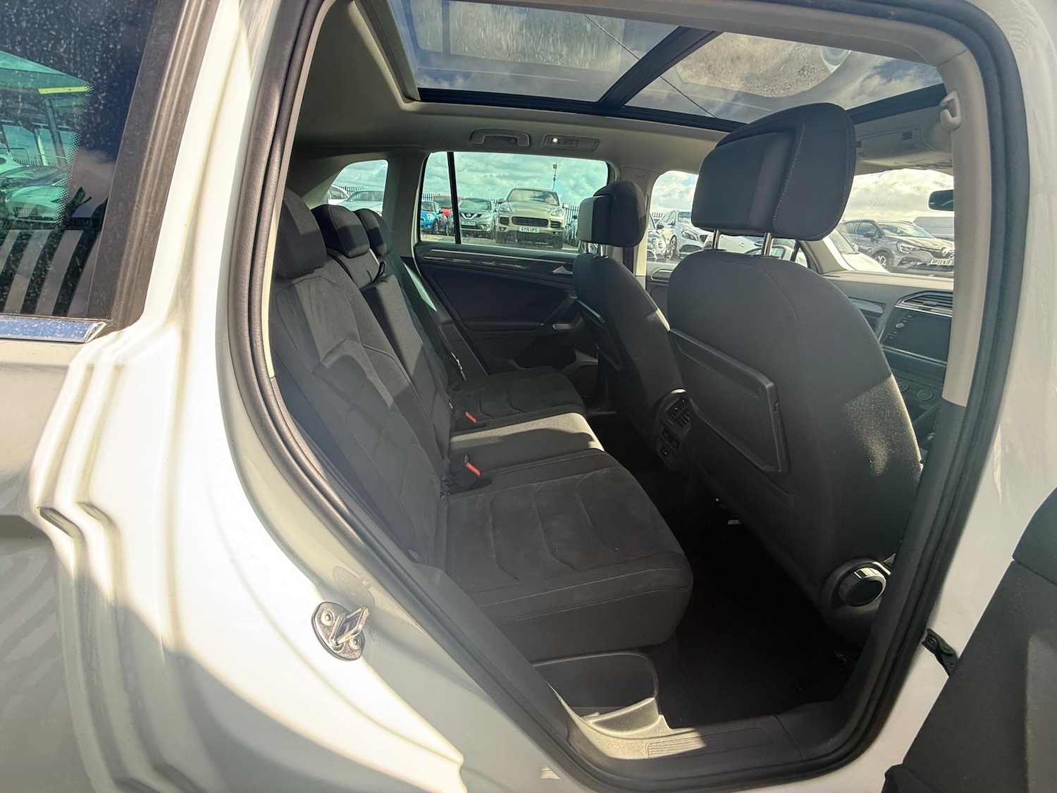 Used Volkswagen Tiguan 2018 for sale - 77831828: Photo 8