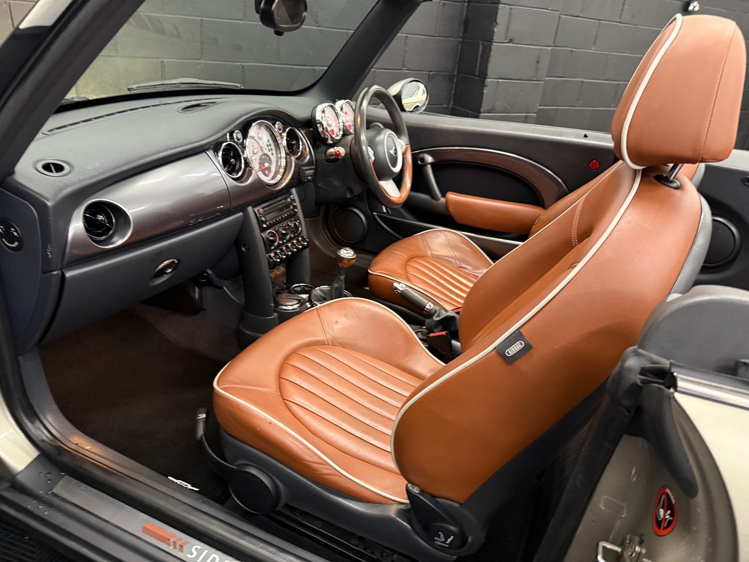 Used MINI Convertible 2008 for sale - 76845993: Photo 15