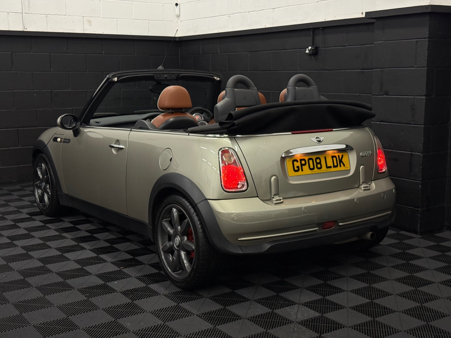 Used MINI Convertible 2008 for sale - 76845993: Photo 5