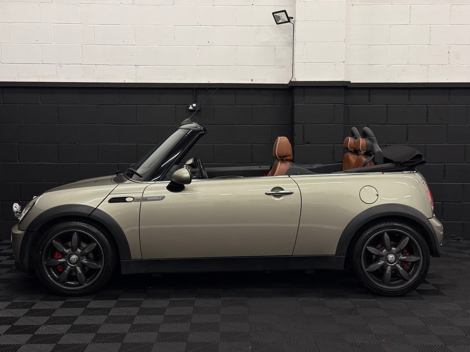 Used MINI Convertible 2008 for sale - 76845993: Photo 6