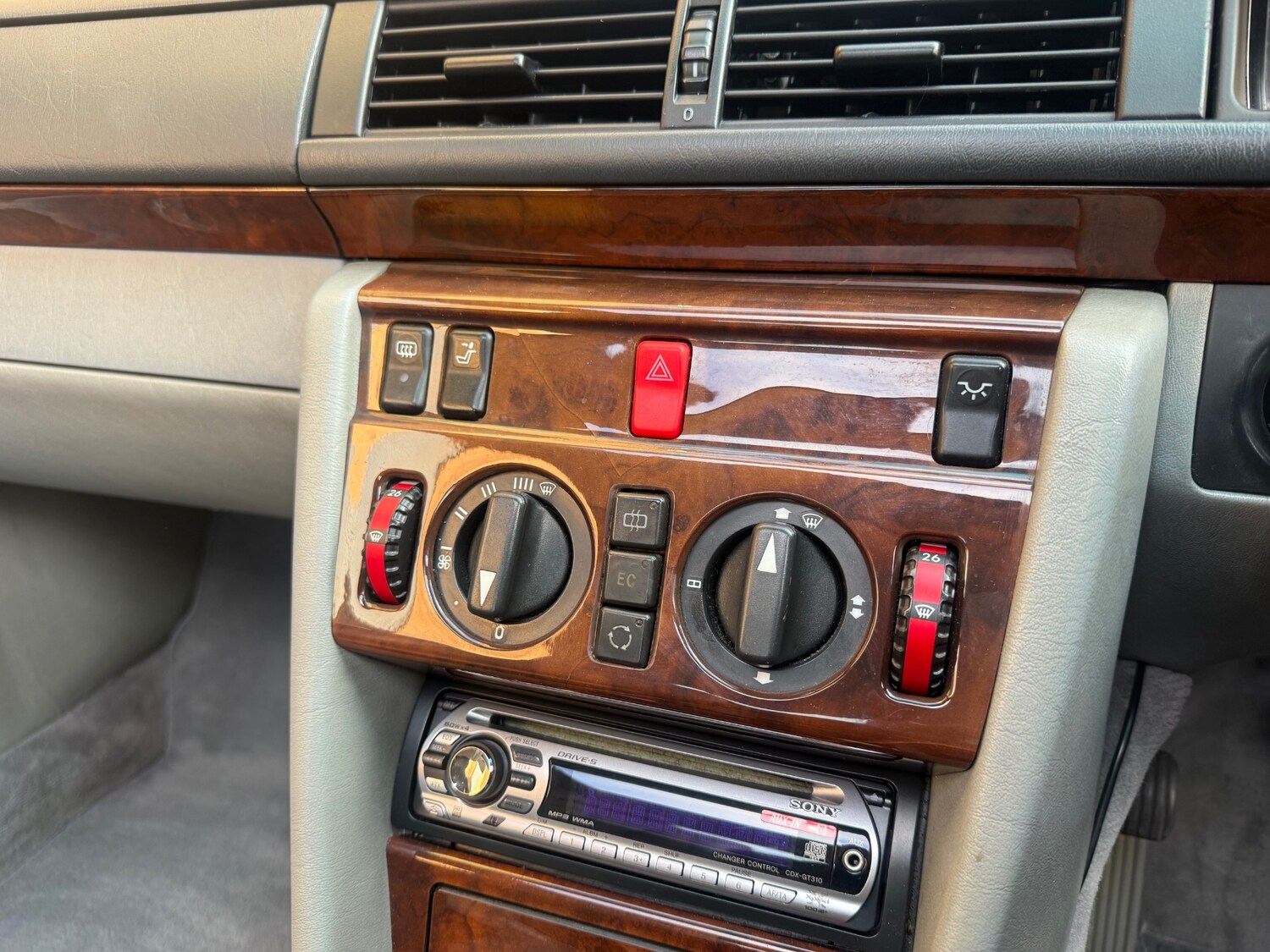 Used Mercedes-Benz E Class 1994 for sale - 77364413: Photo 18