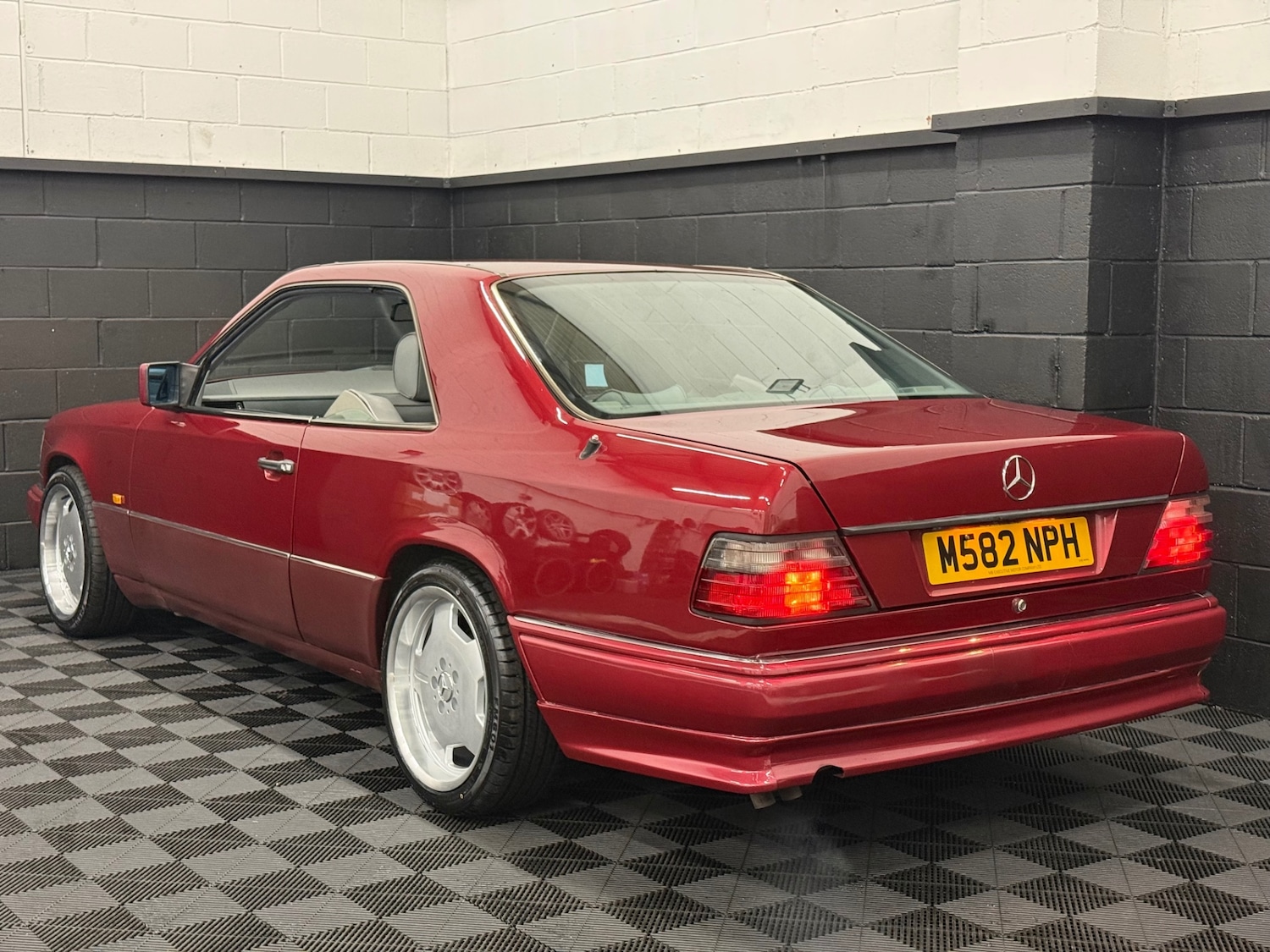 Used Mercedes-Benz E Class 1994 for sale - 77364413: Photo 5