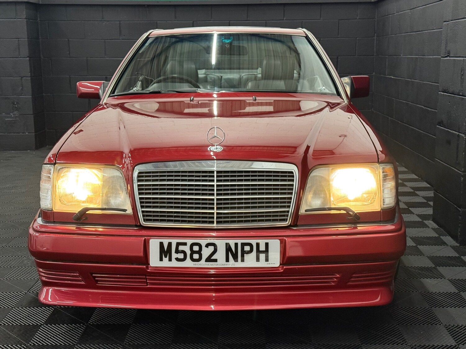 Used Mercedes-Benz E Class 1994 for sale - 77364413: Photo 8