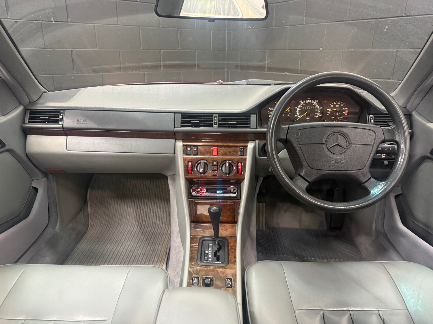 Used Mercedes-Benz E Class 1994 for sale - 77364413: Photo 9