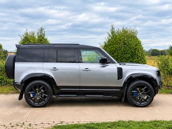 Used Land Rover Defender 2022 for sale - 79840291: Photo