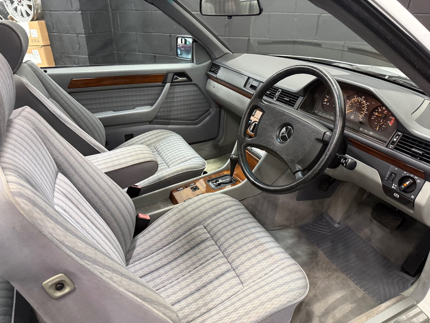 Used Mercedes-Benz C Class 1990 for sale - 77364424: Photo 10