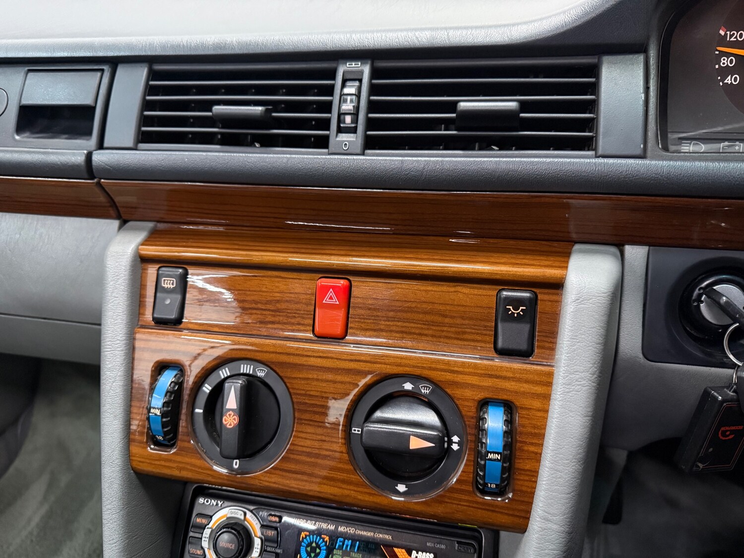 Used Mercedes-Benz C Class 1990 for sale - 77364424: Photo 17