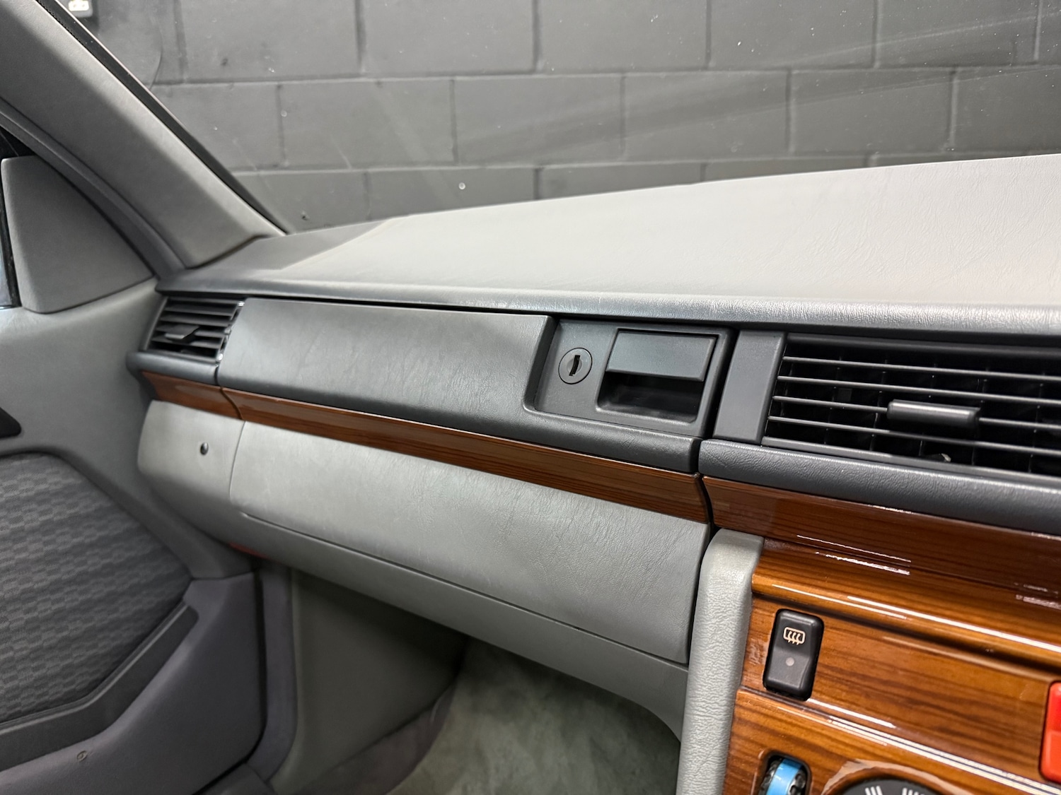 Used Mercedes-Benz C Class 1990 for sale - 77364424: Photo 22