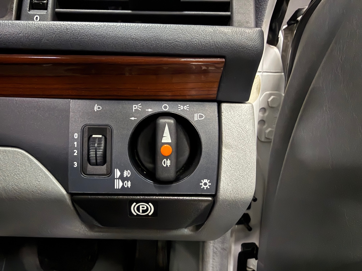 Used Mercedes-Benz C Class 1990 for sale - 77364424: Photo 24