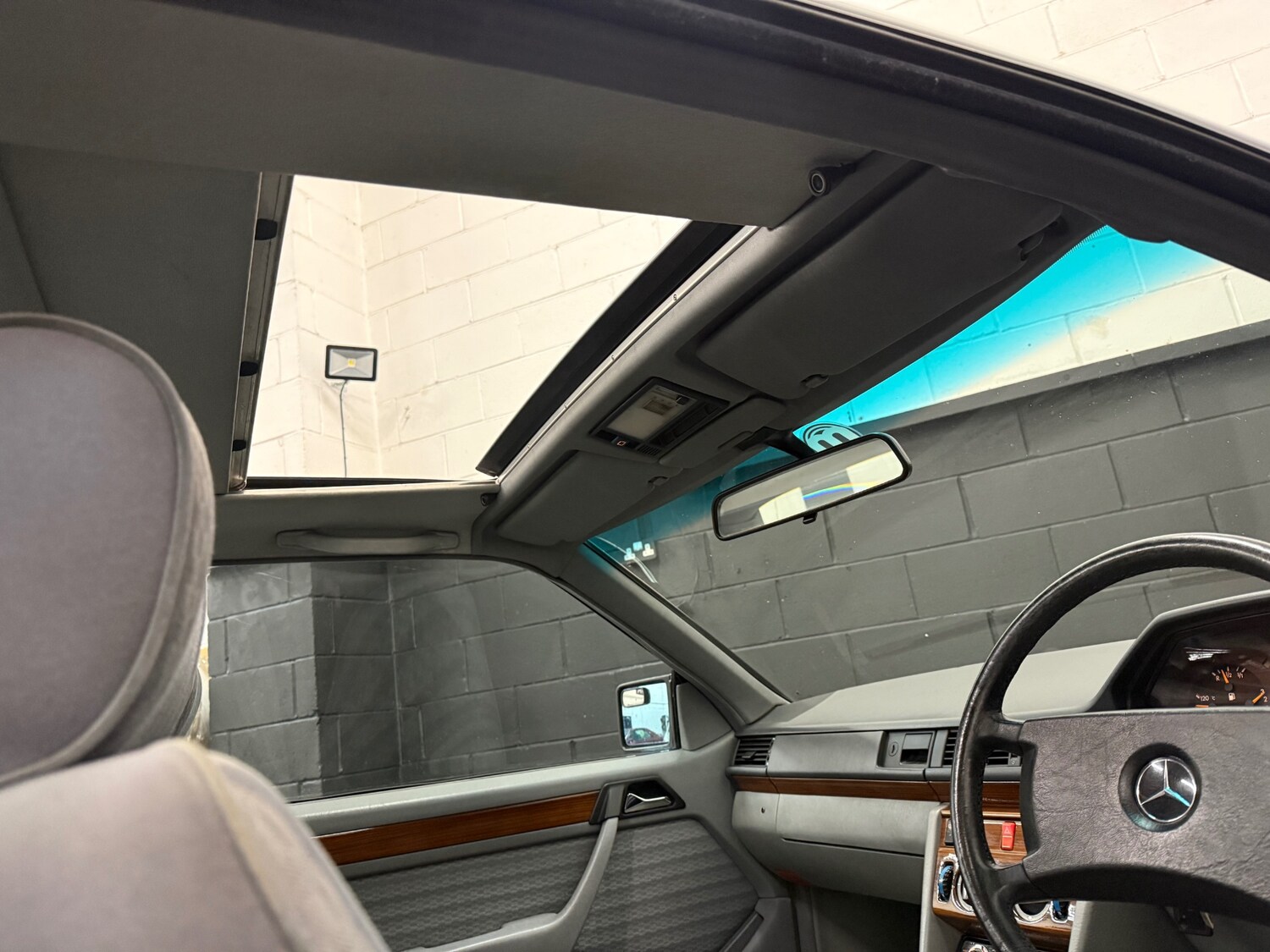 Used Mercedes-Benz C Class 1990 for sale - 77364424: Photo 27