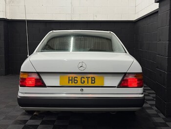 Used Mercedes-Benz C Class 1990 for sale - 77364424: Photo