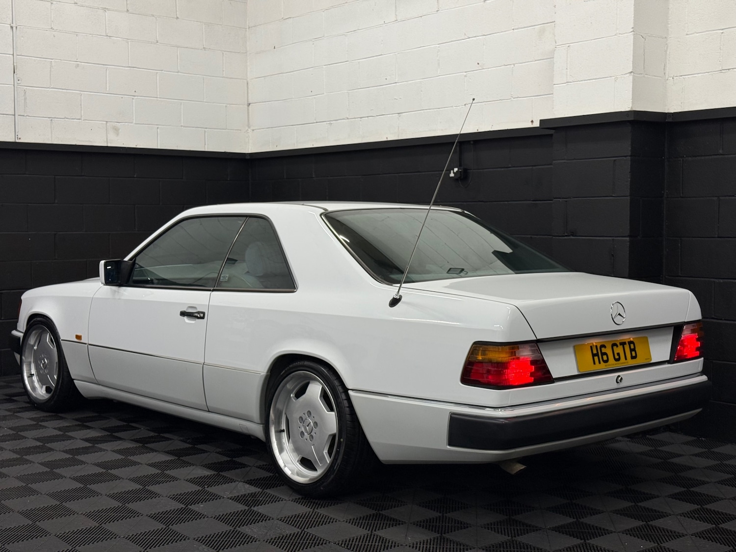 Used Mercedes-Benz C Class 1990 for sale - 77364424: Photo 5