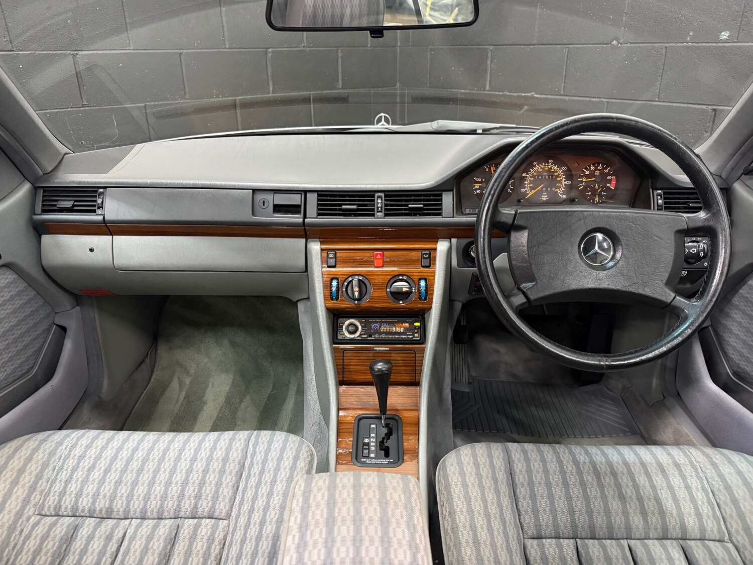 Used Mercedes-Benz C Class 1990 for sale - 77364424: Photo 9