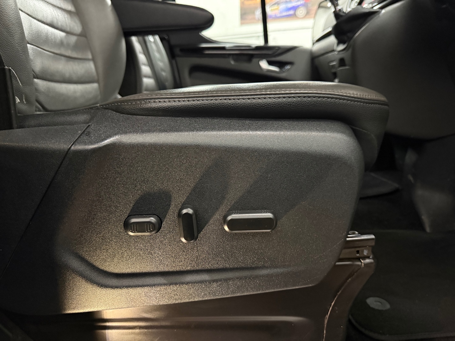 Used Ford Tourneo Custom 2020 for sale - 76780086: Photo 40