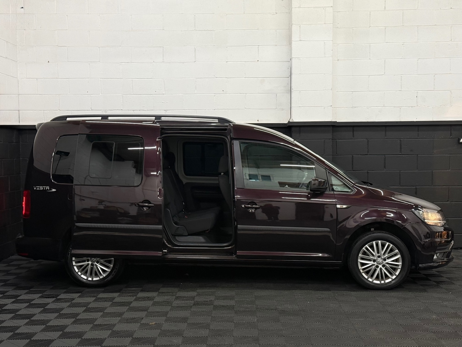 Used Volkswagen Caddy Maxi Life 2016 for sale - 77137767: Photo 3