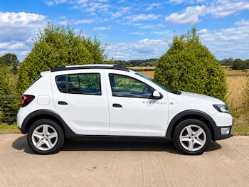 Used Dacia Sandero Stepway 2015 for sale - 79827752: Photo