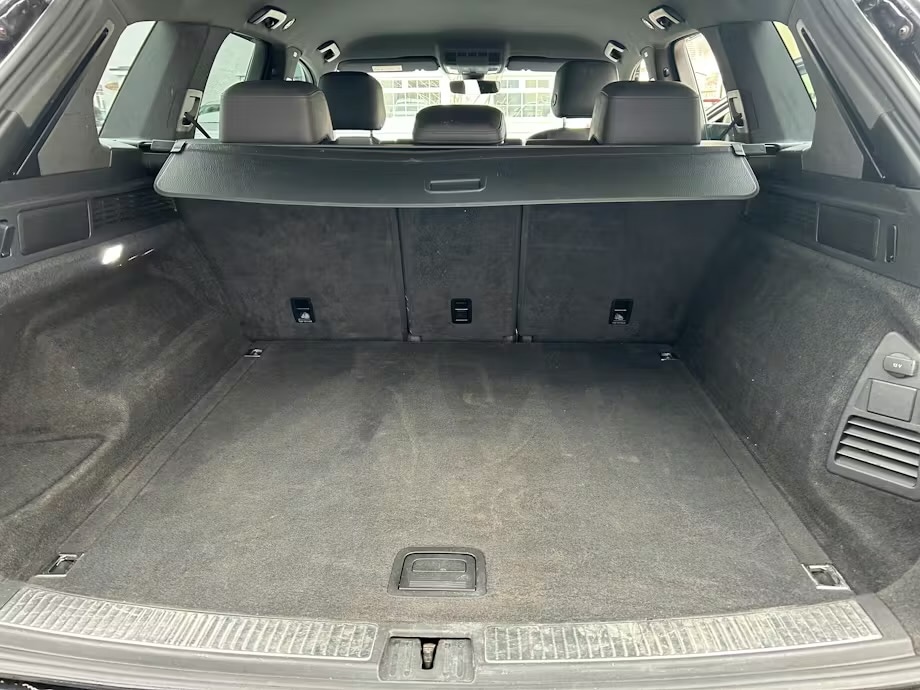 Used Volkswagen Touareg 2018 for sale - 77812784: Photo 10