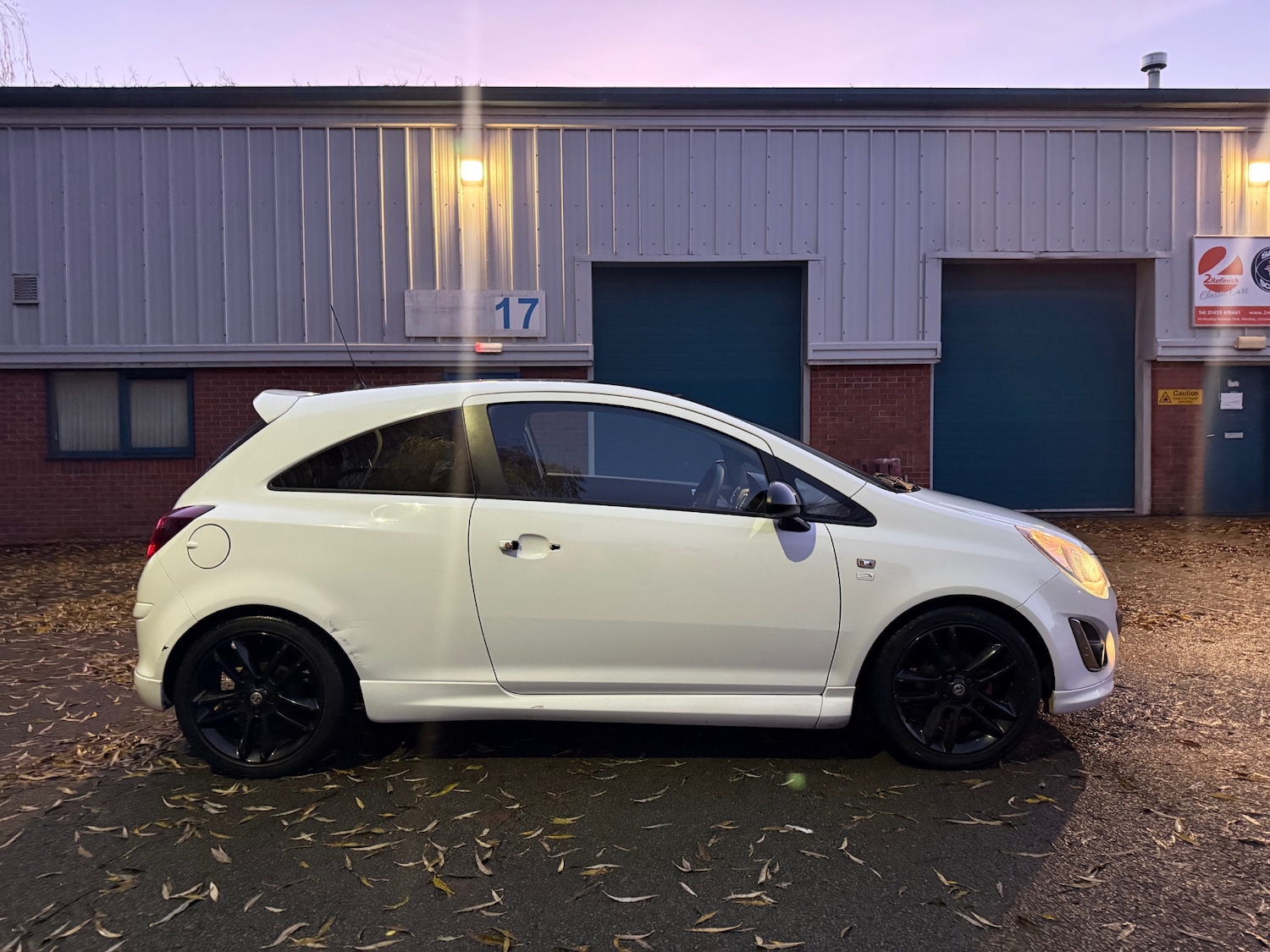 Used Vauxhall Corsa 2013 for sale - 76958239: Photo 2
