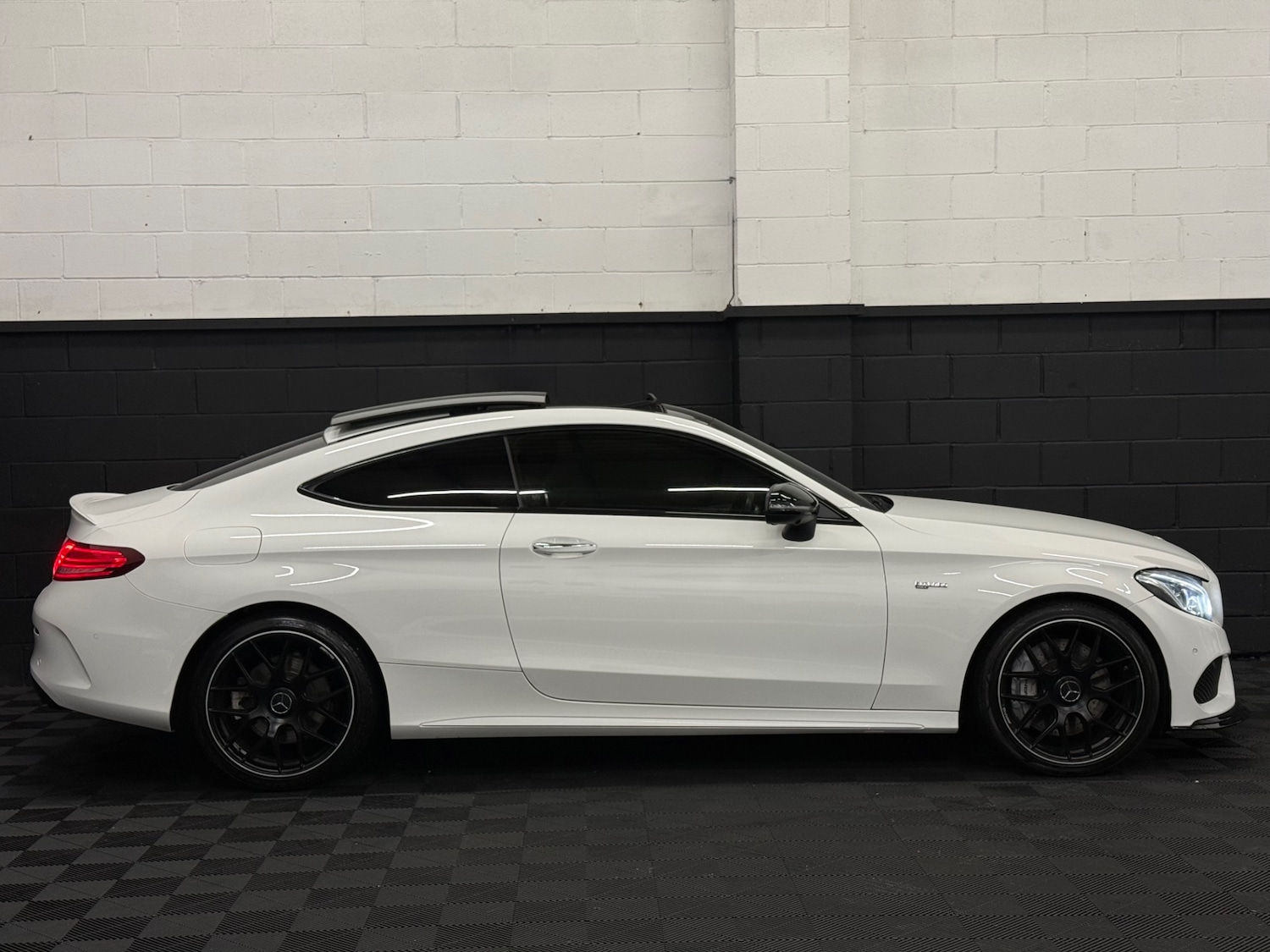 Used Mercedes-Benz C Class 2017 for sale - 77168617: Photo 2