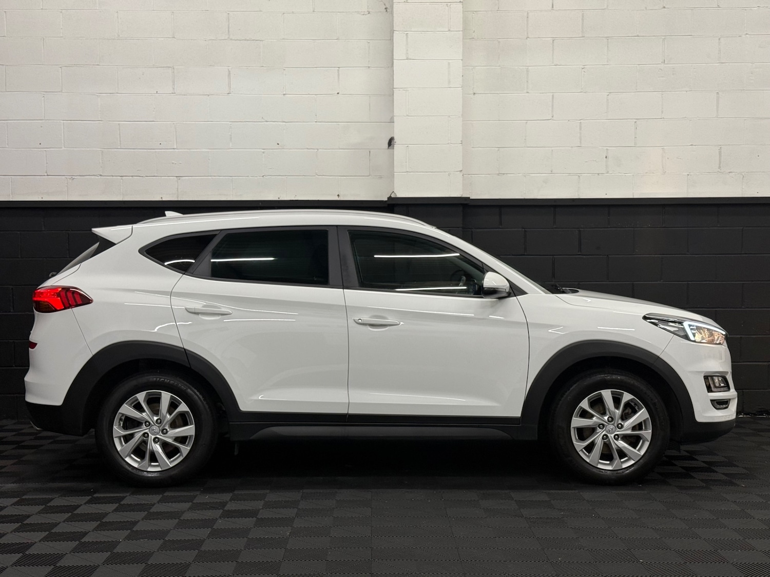 Used Hyundai TUCSON 2018 for sale - 76114869: Photo 2