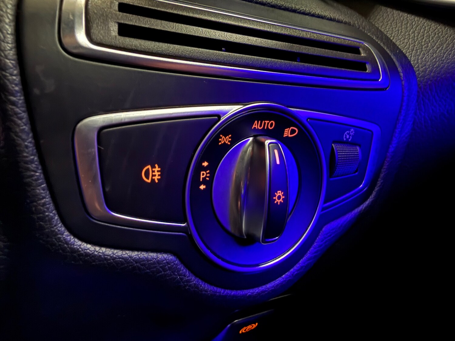 Used Mercedes-Benz C Class 2020 for sale - 77591999: Photo 41