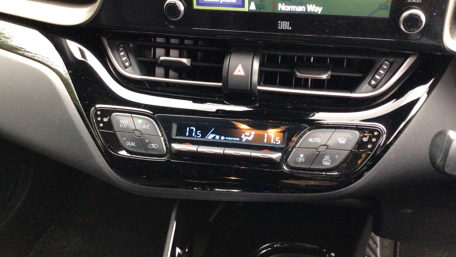 Used Toyota C-HR for sale - 77696847: Photo 32