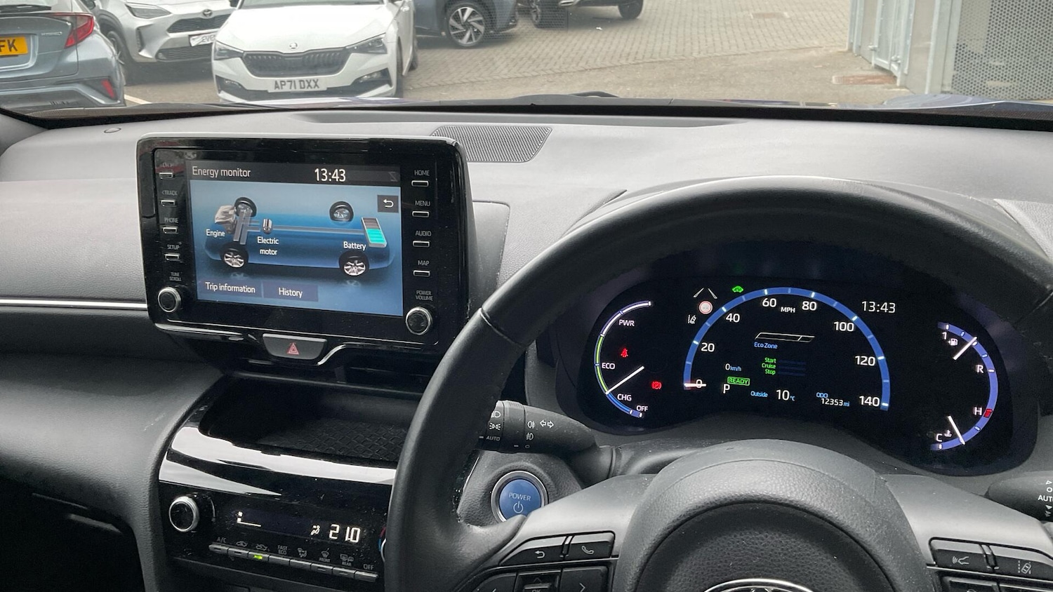 Used Toyota Yaris Cross 2022 for sale - 76424814: Photo 39